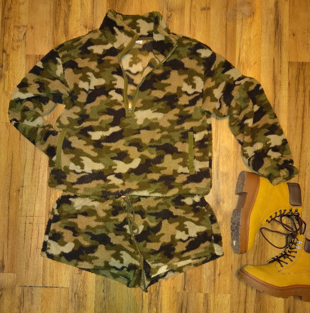Camouflage Fleece Pullover and Shorts Set